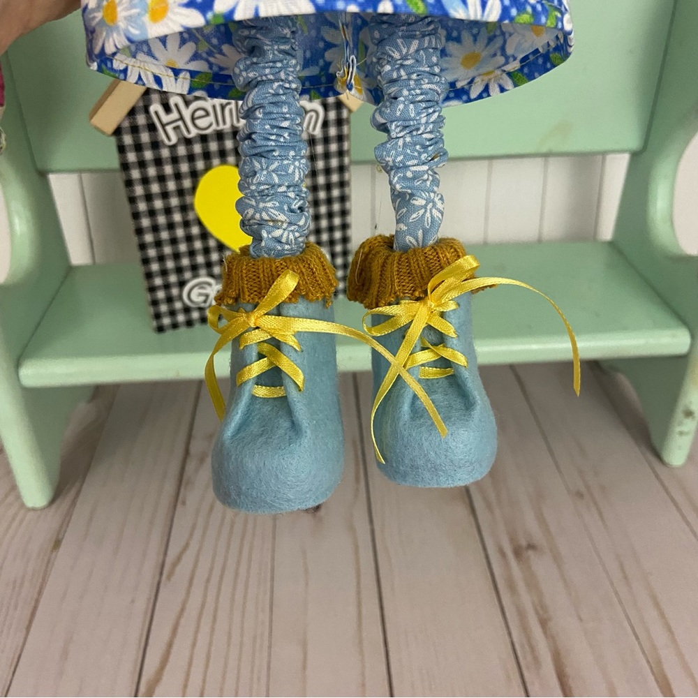 ❌SOLD❌Gnome Spring Blue Daisy Girl Yellow Floral Felt Hat Handmade Female - Picture 14 of 15